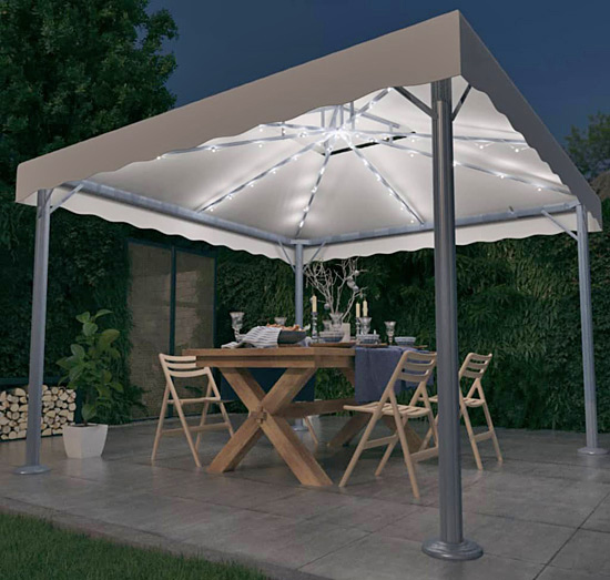 Podświetlany namiot w ogrodzie 