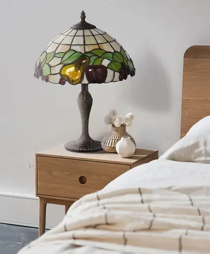 Elegancka lampa w sypialni 